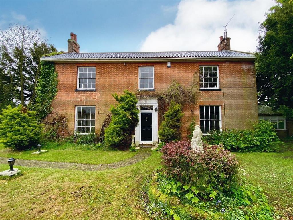 Whitton Close, Oulton Broad... 6 bed detached house £495,000