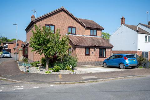 4 bedroom detached house for sale, St. Johns Road, Belton, Great Yarmouth