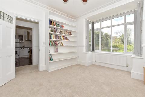undefined, Maidstone Road, Chatham, Kent