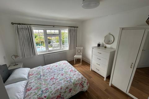 1 bedroom in a house share to rent, Alverstone Road, Wembley, HA9