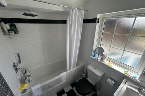 1 bedroom in a house share to rent, Alverstone Road, Wembley, HA9