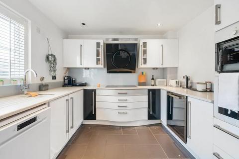 9 Stable Close, Epsom, KT18 6HH
