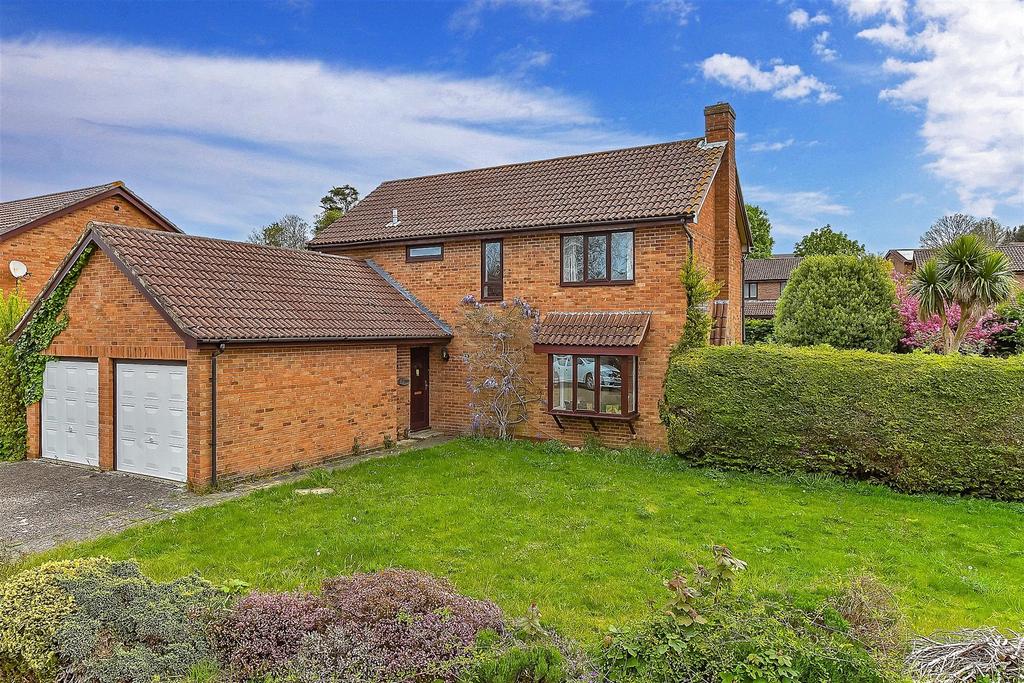 Brookfield Gardens, Binstead, Isle of... 4 bed detached house for sale