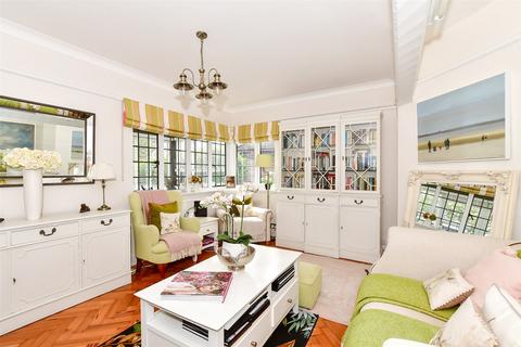 Whitewalls Bishops Avenue, Broadstairs, CT10 1EQ