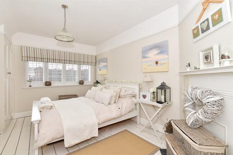 Whitewalls Bishops Avenue, Broadstairs, CT10 1EQ