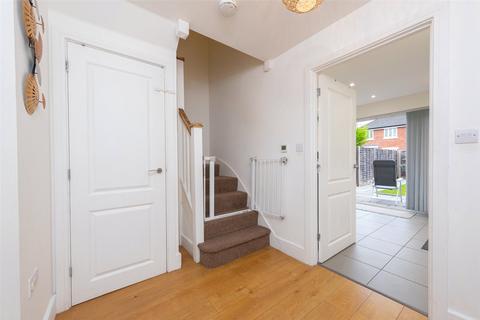 3 bedroom semi-detached house for sale, Sandringham Gardens, Hampshire GU14