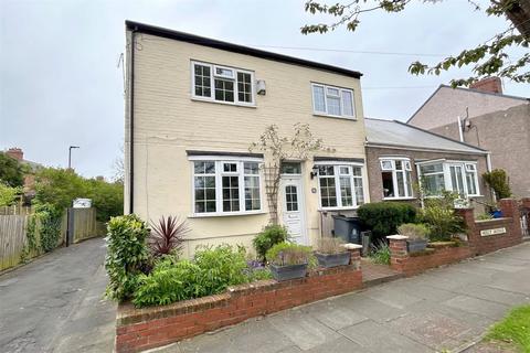 2 bedroom semi-detached house for sale, Holly Avenue, Wellfield, NE25