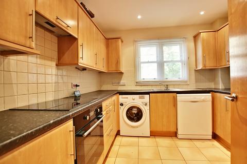 2 bedroom apartment to rent, Bromley Road, London SE6