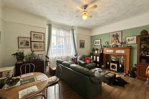 2 bedroom flat for sale, Magdalene Road, Torquay