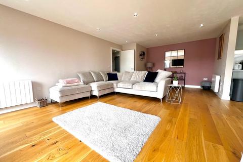2 bedroom flat to rent, Low Lane, Horsforth, Leeds, West Yorkshire, LS18