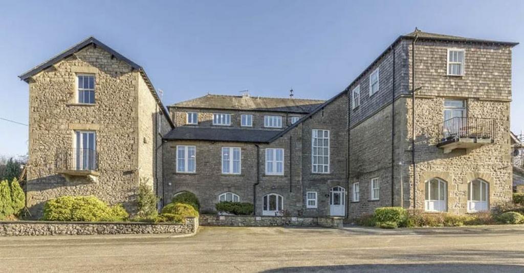 Flat 2 Glebe Court, Kirkby Lonsdale 3 bed flat - £340,000