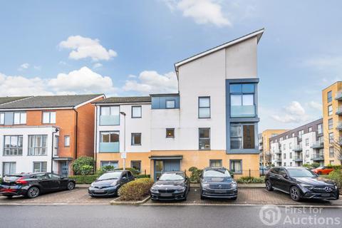 Flat 4, 27 Drake Way, Reading, RG2 0WR