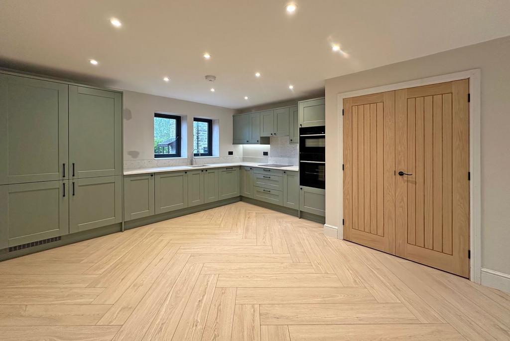 Back Lane, Kirkby Malzeard, HG4 4 bed detached house for sale £525,000