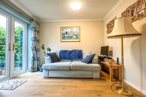 19 Falcon Close, Portishead, Bristol, BS20 6UT