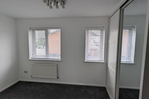 2 bedroom semi-detached house to rent, London NW7