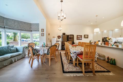 8, Hampton Manor Huxley Close, Godalming, GU7 2FF