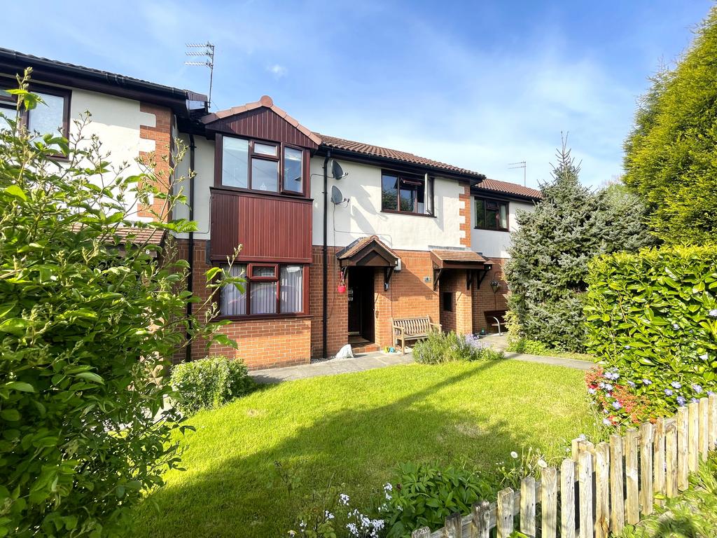 Barton Court, Clough Fold Road, Hyde 2 bed flat - £140,000