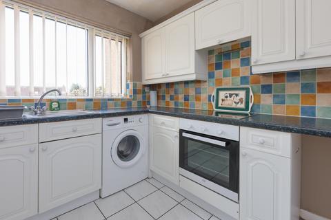 2 bedroom flat for sale, Heyhouses Court, Heyhouses Lane, Lytham St. Annes, FY8