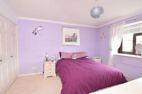 5 Blackmore Chase, Wincanton, BA9 9SB