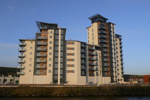 2 bedroom apartment to rent, Overstone Court, Cardiff Bay