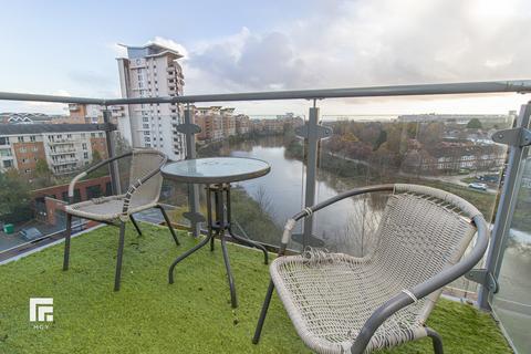 2 bedroom apartment to rent, Overstone Court, Cardiff Bay