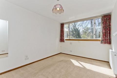 13 Cramond Vale, Edinburgh, EH4 6RB