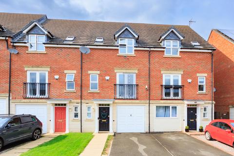 3 bedroom townhouse for sale, Haddon Way, Loughborough, LE11