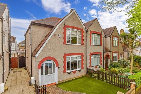 3 bedroom end of terrace house for sale, Godalming Avenue, Wallington, Surrey