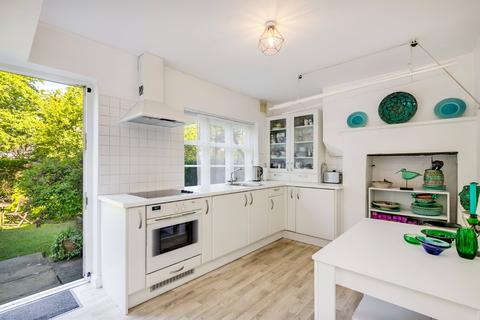2 bedroom semi-detached house for sale, Hogarth Hill, London
