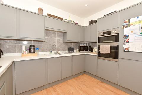 2 bedroom flat for sale, Wraik Hill, Whitstable, Kent