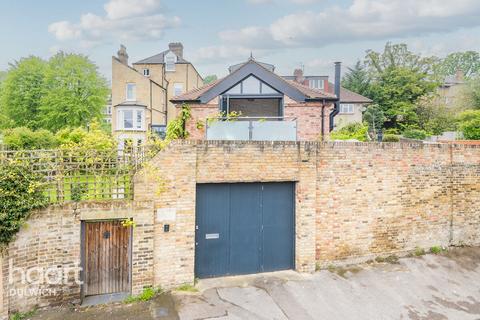 3 bedroom mews for sale, Pearcefield Avenue, Forest Hill, London