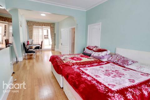 3 bedroom terraced house for sale, Northfield Road, London