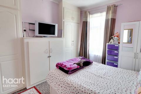 3 bedroom terraced house for sale, Northfield Road, London