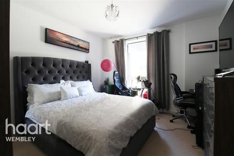 3 bedroom flat to rent, Marathon House Wembley