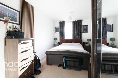 3 bedroom flat to rent, Marathon House Wembley