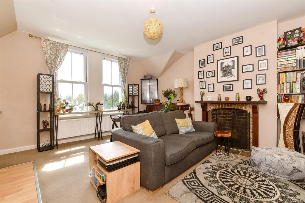 Egmont Road, Sutton, Surrey 2 bed flat for sale £300,000
