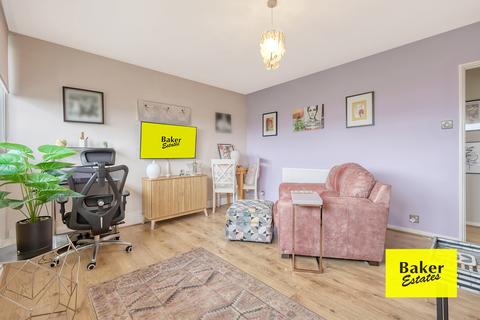 1 bedroom flat for sale, Baywood Square, Chigwell IG7