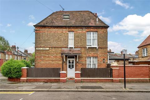 2 bedroom terraced house for sale, Darwin Road, Wood Green, London, N22