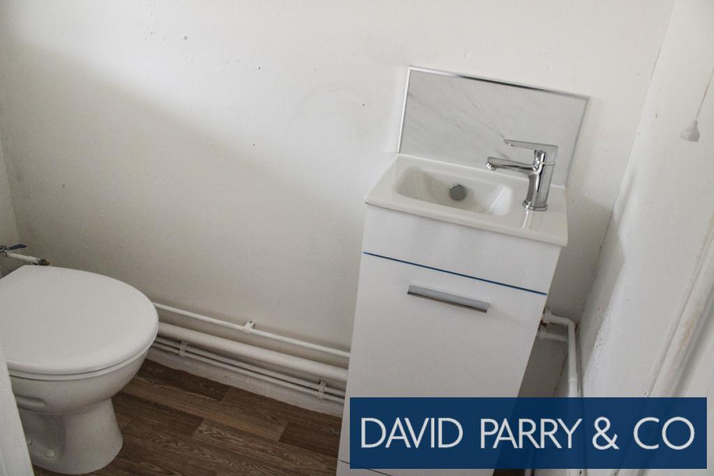 3 Bedroom End of Terrace Property