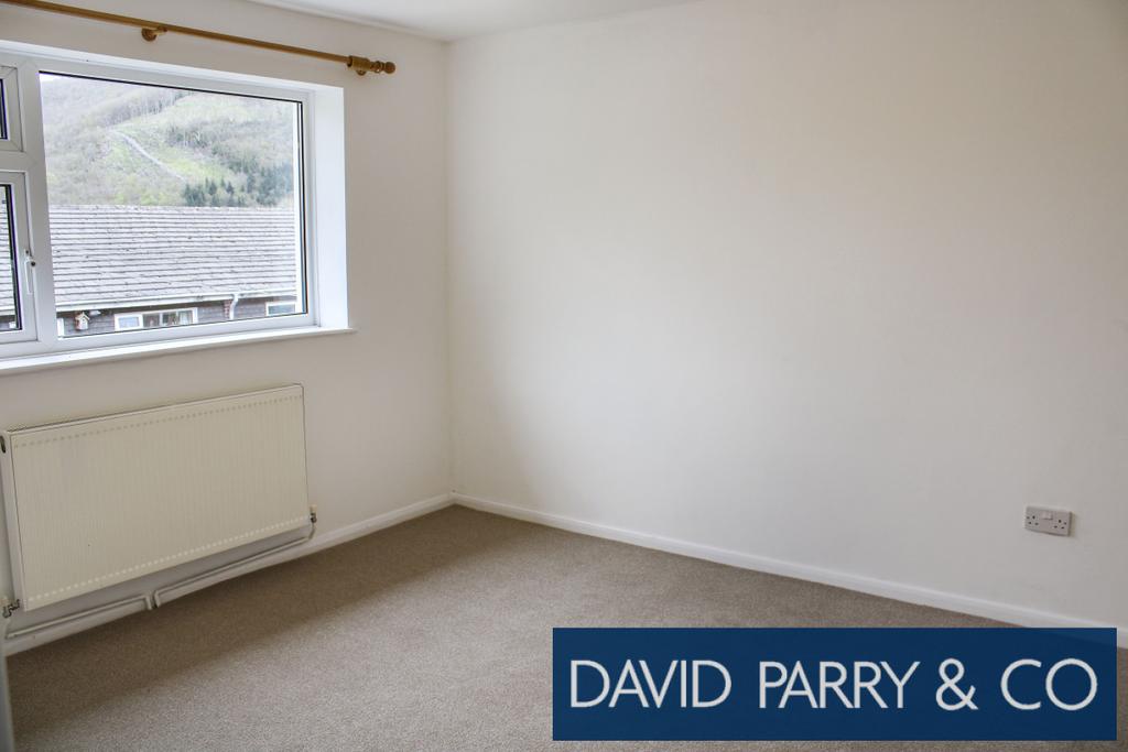 3 Bedroom End of Terrace Property