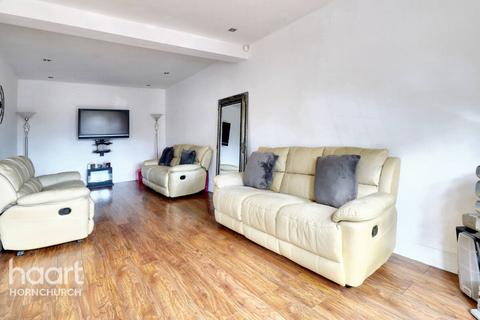 1 Warriner Avenue, Hornchurch, RM12 4LH