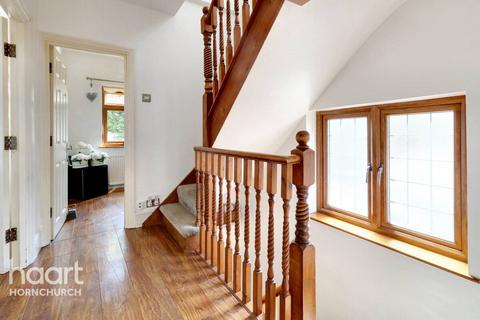 1 Warriner Avenue, Hornchurch, RM12 4LH