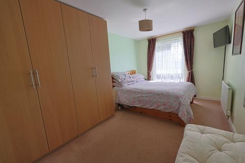 2 bedroom flat for sale, Jupiter Court, Edgware HA8