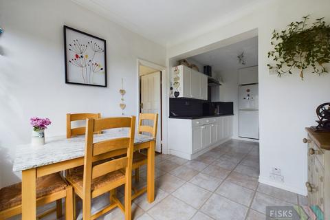 23 Avondale Road, Benfleet, SS7 1EH
