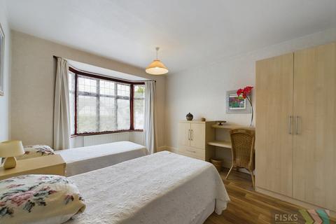 23 Avondale Road, Benfleet, SS7 1EH