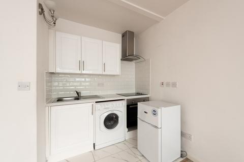 Studio to rent, Haverstock Hill, London, NW3