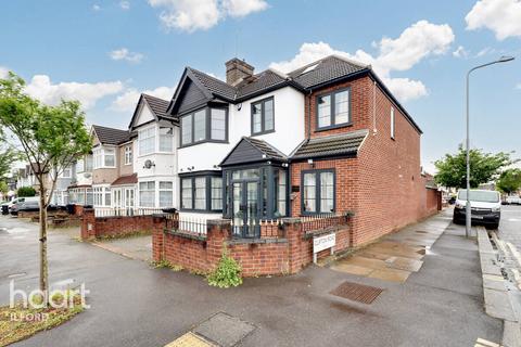 6 bedroom end of terrace house for sale, Lancing Road, Ilford