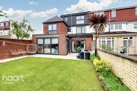 6 bedroom end of terrace house for sale, Lancing Road, Ilford