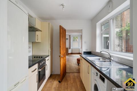 2 bedroom terraced house to rent, Worland Road, London, E15