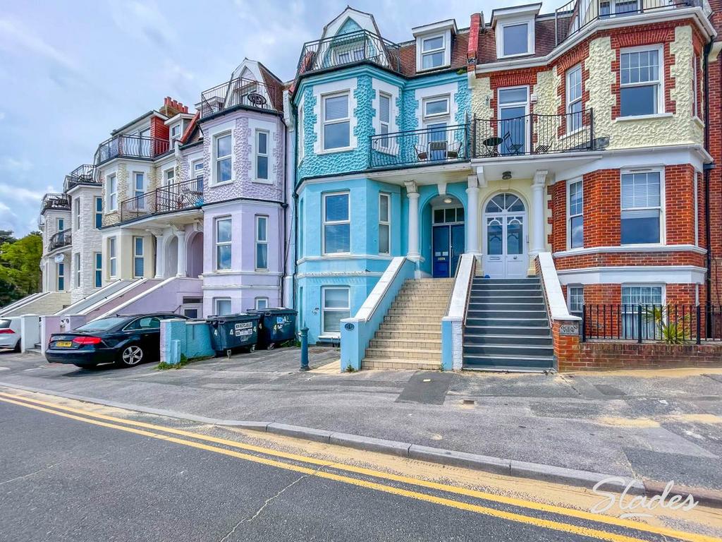 Undercliff Road, Bournemouth 1 bed flat £1,095 pcm (£253 pw)